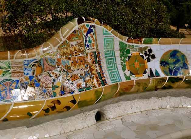 park guell bench